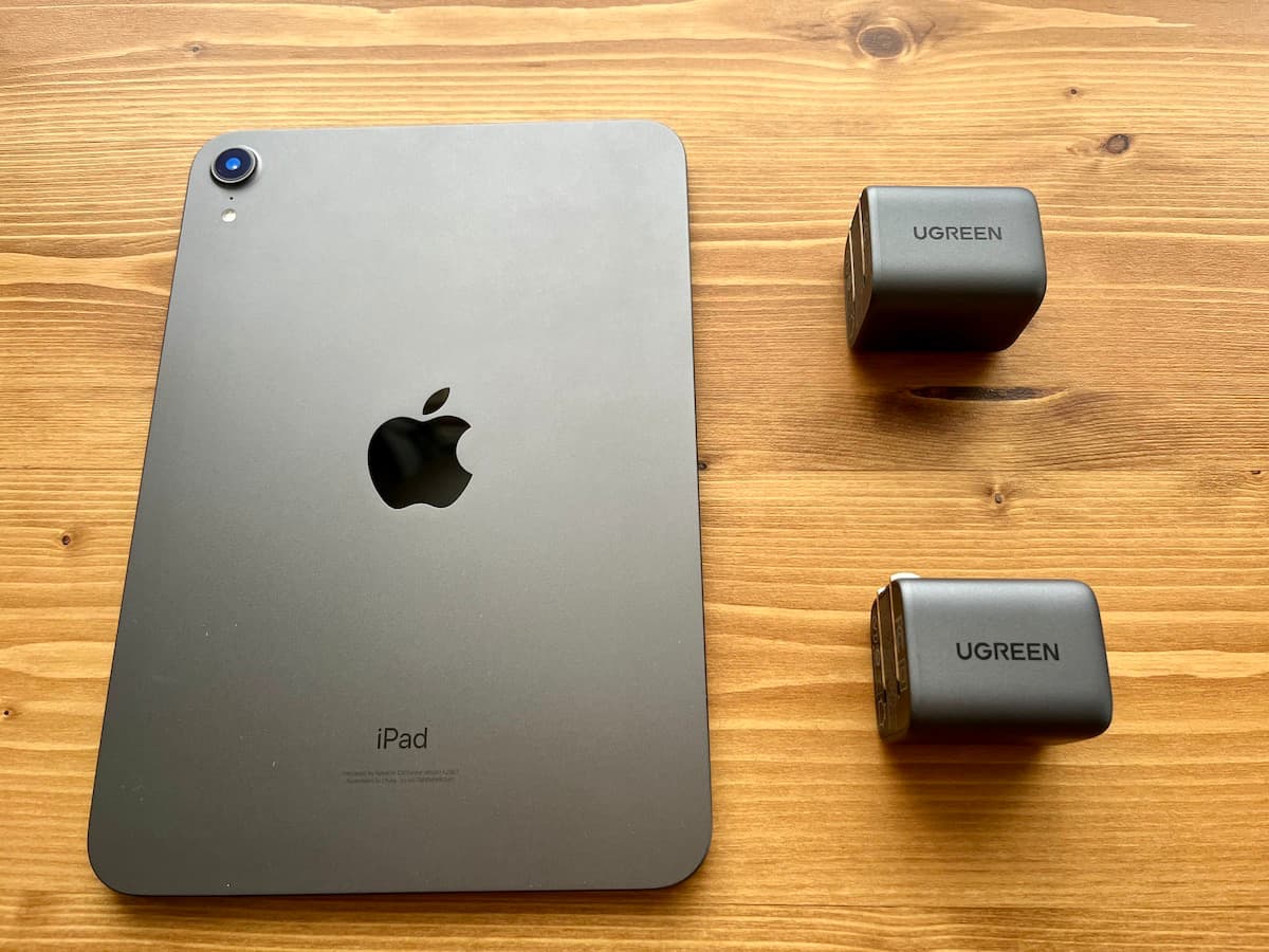 Amazonアウトレットで購入したUSB充電器とiPad mini