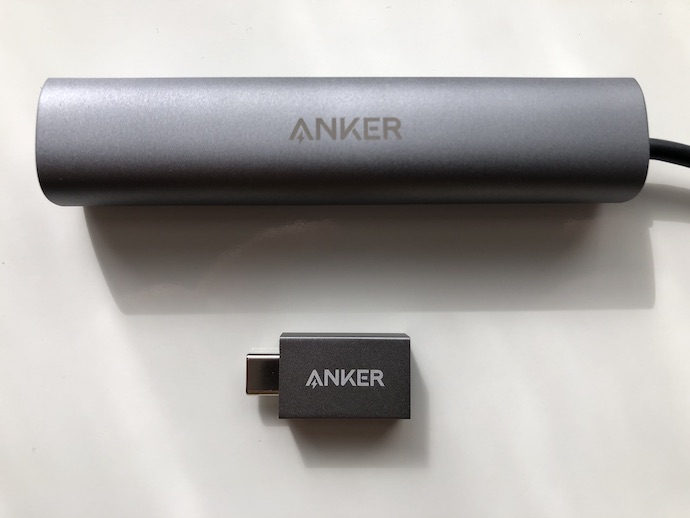 『Anker USB-C&USB3.0変換アダプター』と『Anker 5-in-1 プレミアム USB-Cハブ』