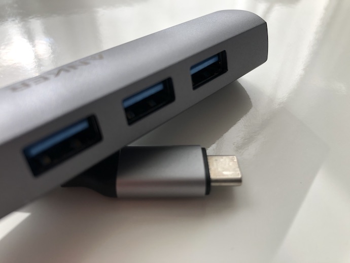 『Anker 5-in-1 プレミアム USB-Cハブ』のUSBポート