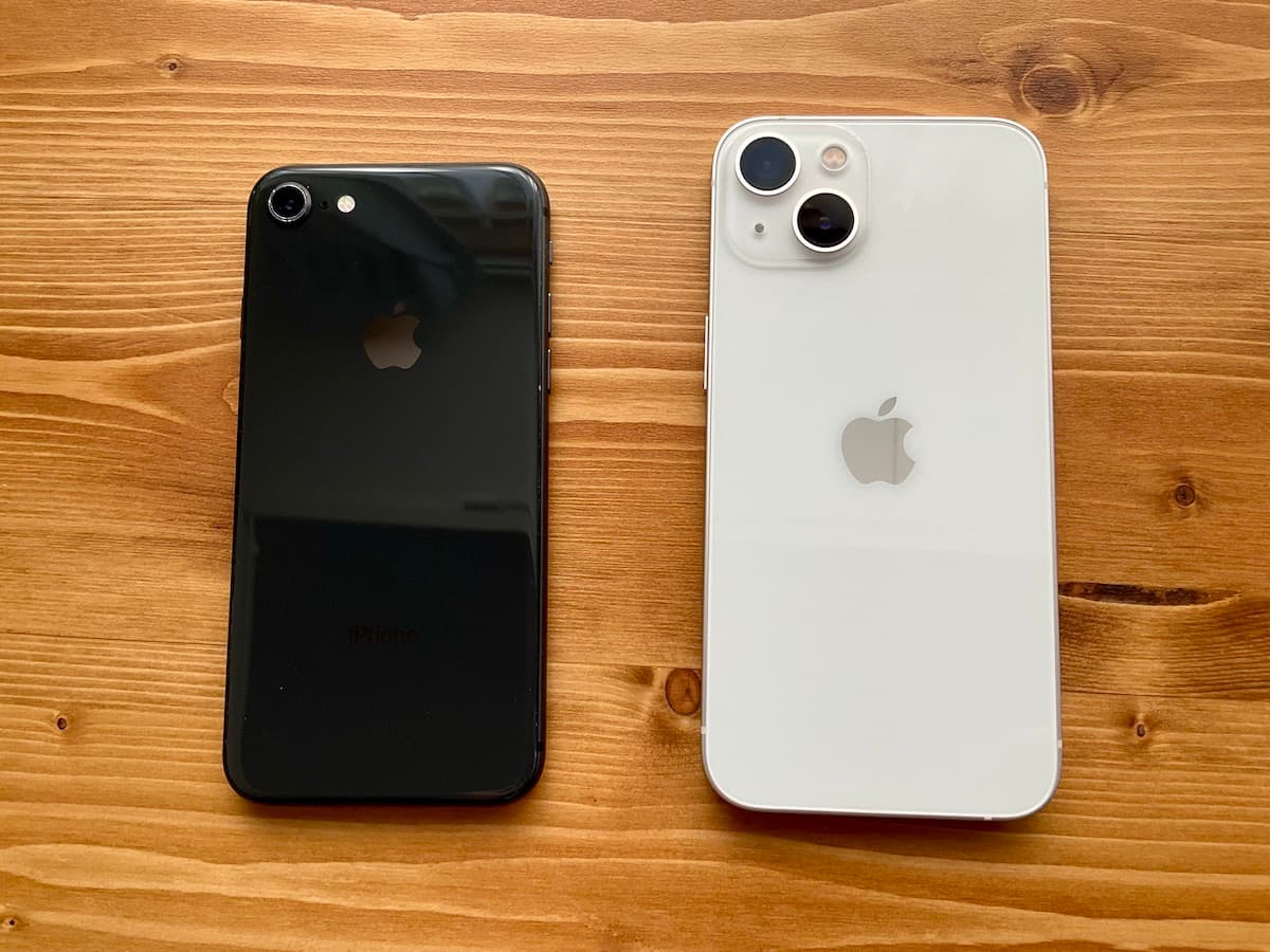 サイズ【iPhone 8と比べると一回り大きくて厚みもある】