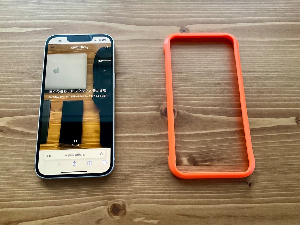 iPhone13とTORRASのガラスフィルム「GlassGo」の貼り付け用ガイドフレーム